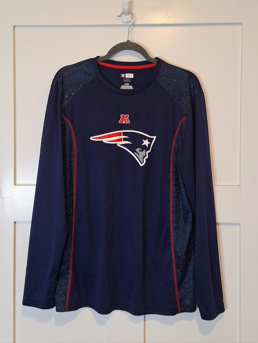 NFL Team Apparel New England Patriots TX3 COOL Jersey Large Blue Red
